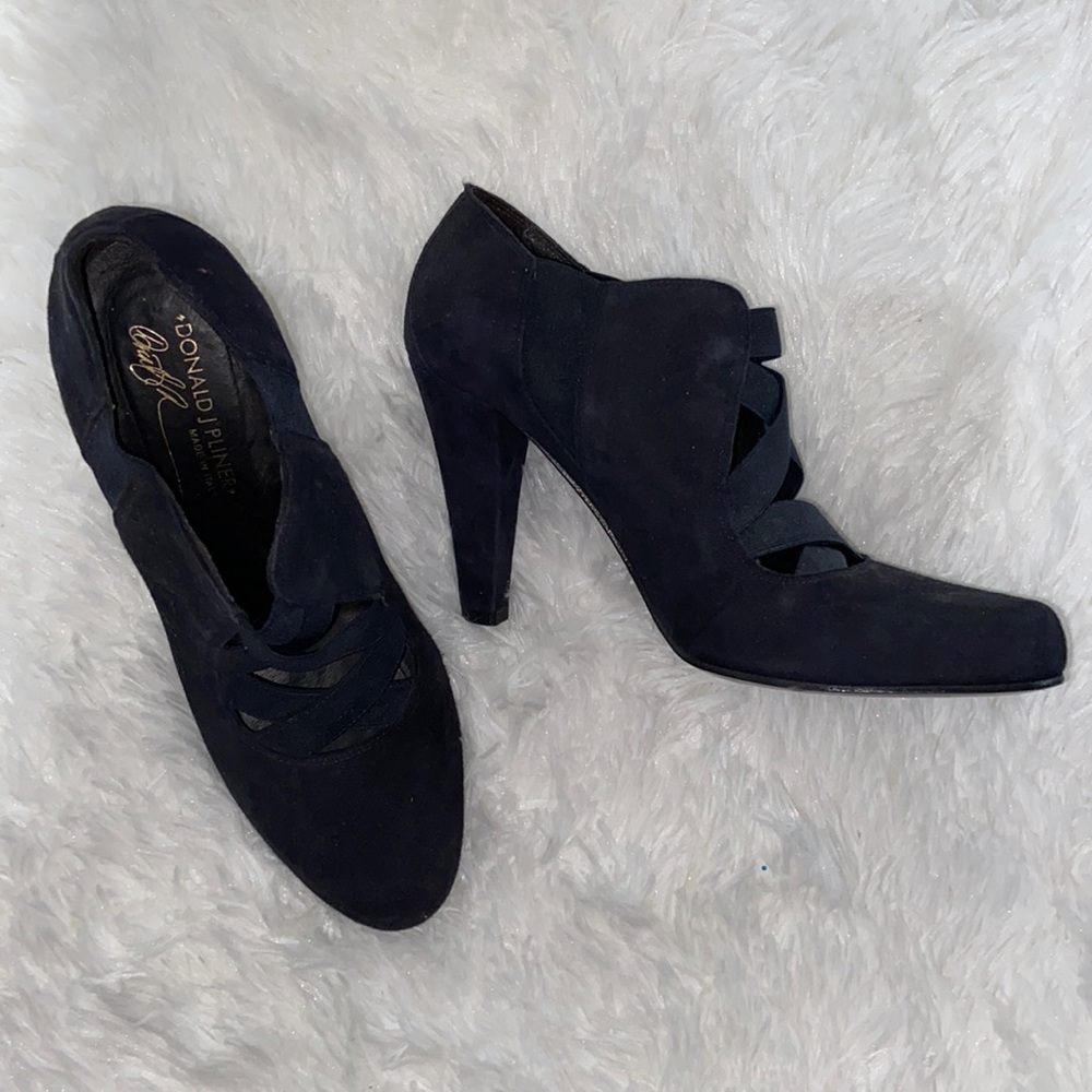 Donald J. Pliner black bootie heels